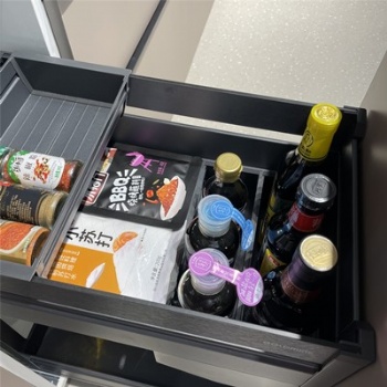 Spice pullout basket