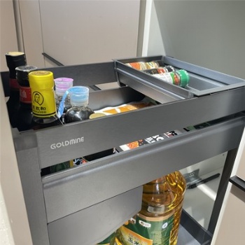 Spice pullout basket