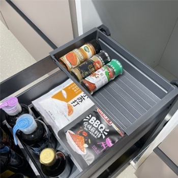 Spice pullout basket