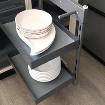 Blind corner pullout basket