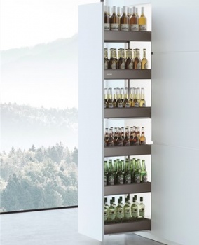Pull out pantry basket