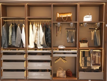 Wardrobe storage