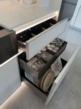3 tiers pullout drawers combination